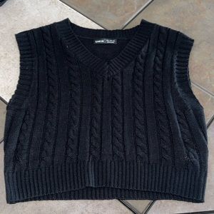 Size Small, black sweater vest brand new